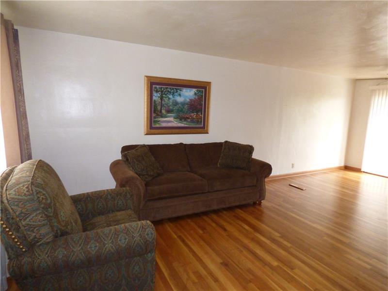 756 Lindsay Road Carnegie, PA 15106 - Photo 3 of 23 Gallery Image 3