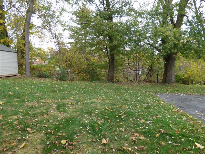756 Lindsay Road Carnegie, PA 15106 - Photo 22 of 23 Gallery Image 22