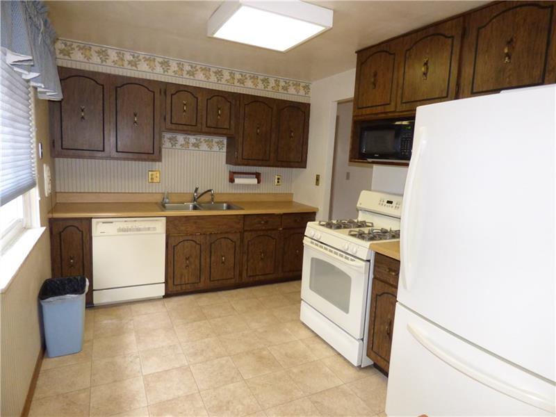 756 Lindsay Road Carnegie, PA 15106 - Photo 6 of 23 Gallery Image 6