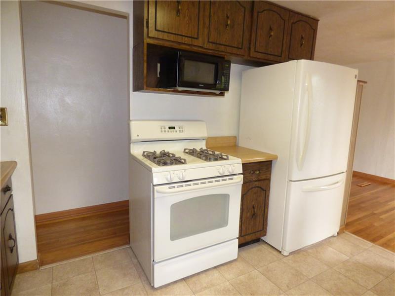 756 Lindsay Road Carnegie, PA 15106 - Photo 7 of 23 Gallery Image 7