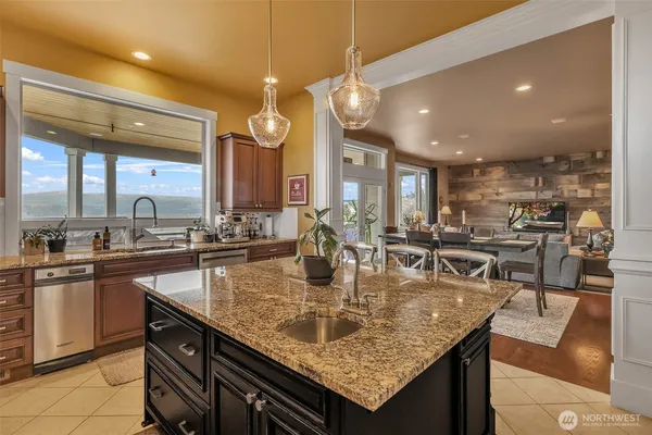 $2,599,995 | 16609 139th Avenue East, Puyallup, WA 98374