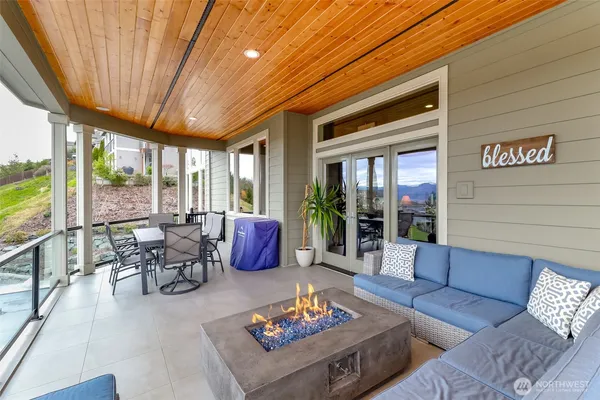 $2,599,995 | 16609 139th Avenue East, Puyallup, WA 98374