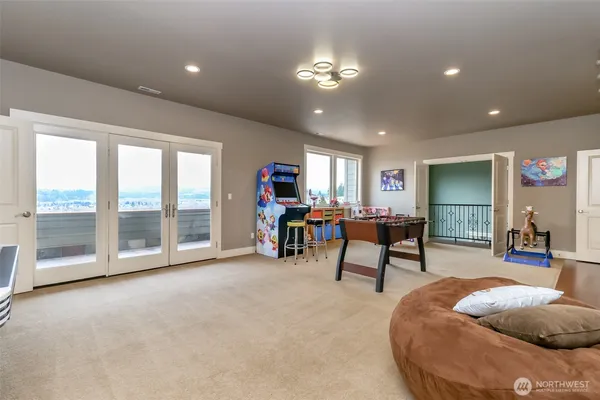 $2,599,995 | 16609 139th Avenue East, Puyallup, WA 98374