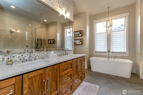 $2,599,995 | 16609 139th Avenue East, Puyallup, WA 98374