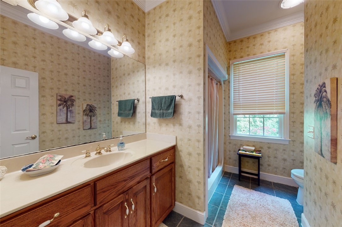 113 Mariners Walk Brunswick, GA 31523 - Photo 26 of 39 2nd Full bathroom downstairs