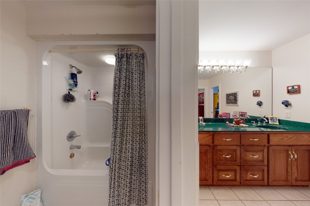 113 Mariners Walk Brunswick, GA 31523 - Photo 36 of 39 4th Full Bathroom