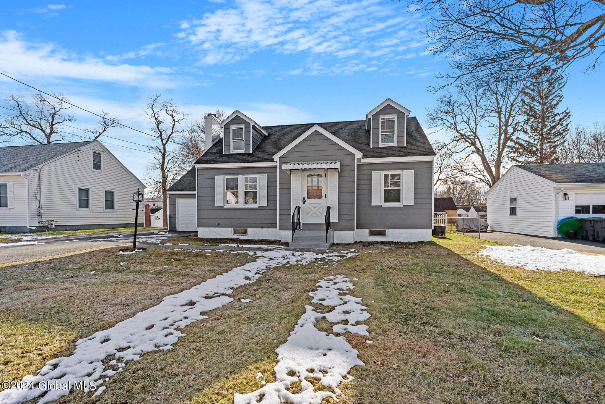 2-web-or-mls-2049-caldicott-rd