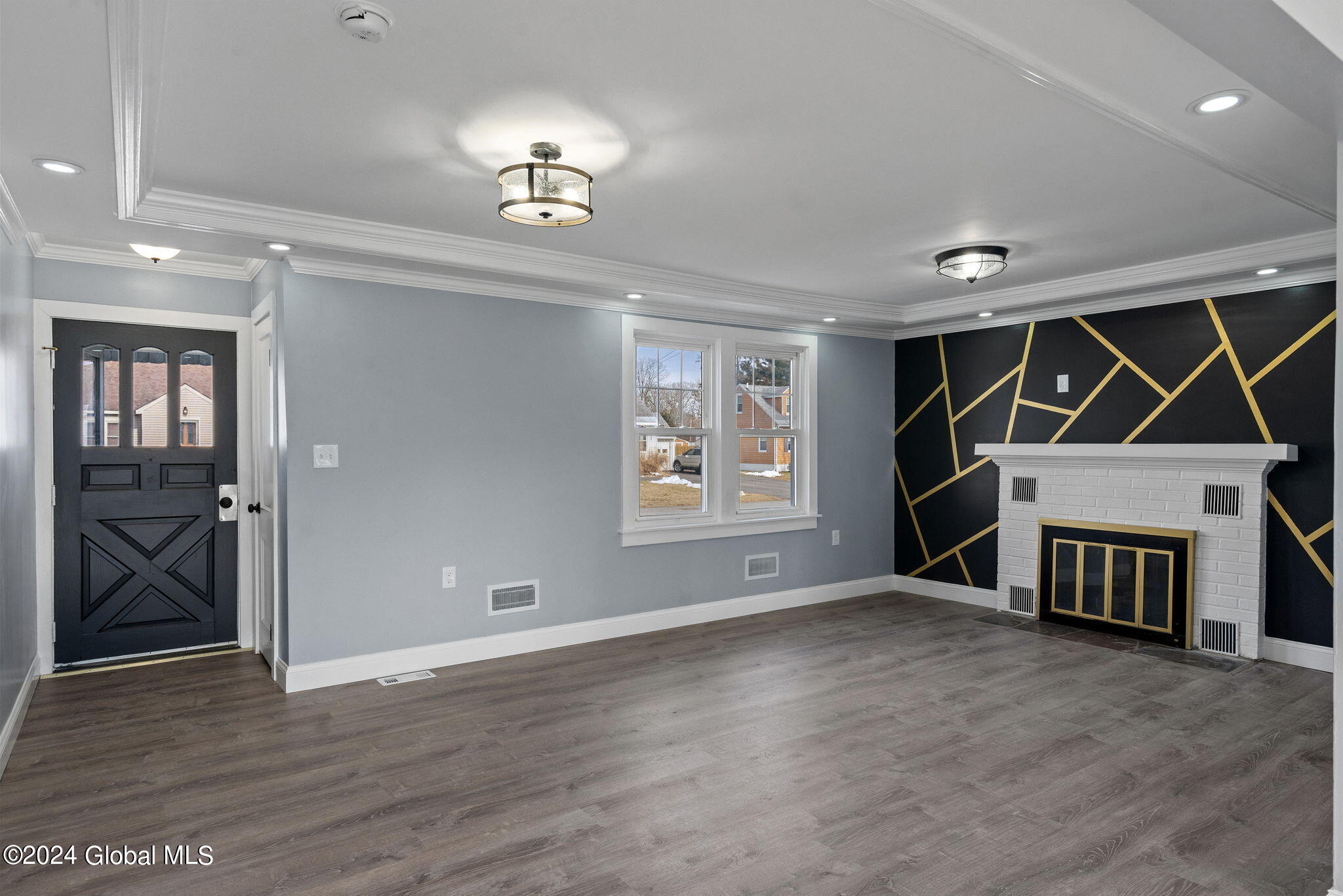 5-web-or-mls-2049-caldicott-rd