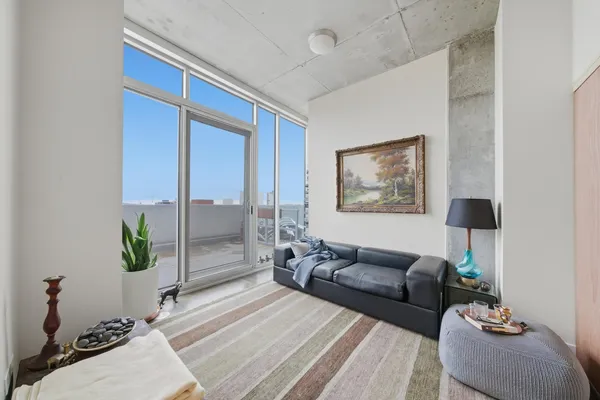 $400,000 | 1720 South Michigan Avenue, Unit 809, Chicago, IL 60616