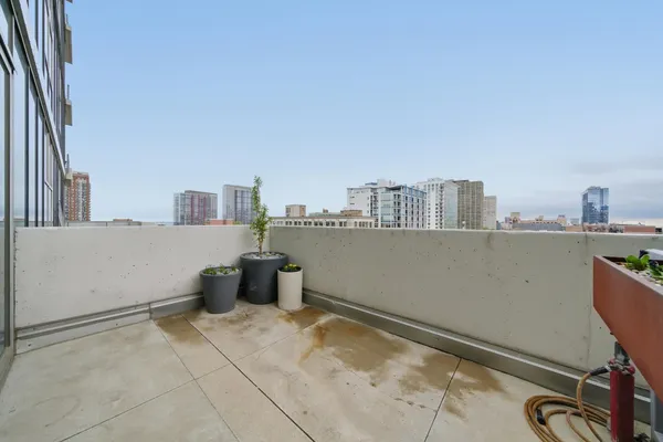 $400,000 | 1720 South Michigan Avenue, Unit 809, Chicago, IL 60616