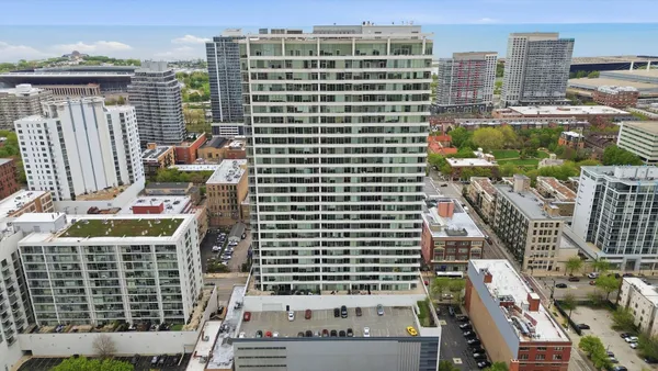 $400,000 | 1720 South Michigan Avenue, Unit 809, Chicago, IL 60616