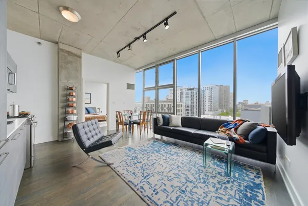 $400,000 | 1720 South Michigan Avenue, Unit 809, Chicago, IL 60616