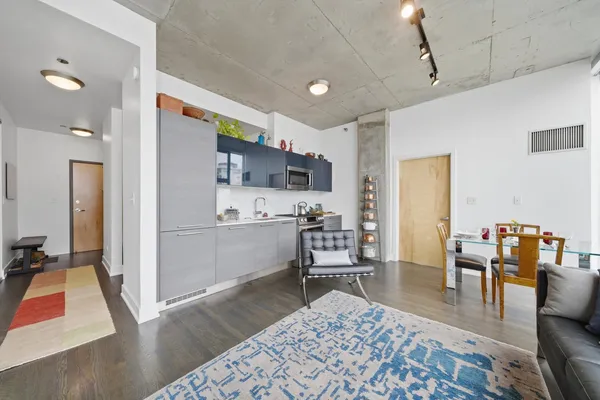 $400,000 | 1720 South Michigan Avenue, Unit 809, Chicago, IL 60616