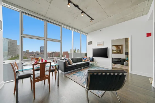$400,000 | 1720 South Michigan Avenue, Unit 809, Chicago, IL 60616