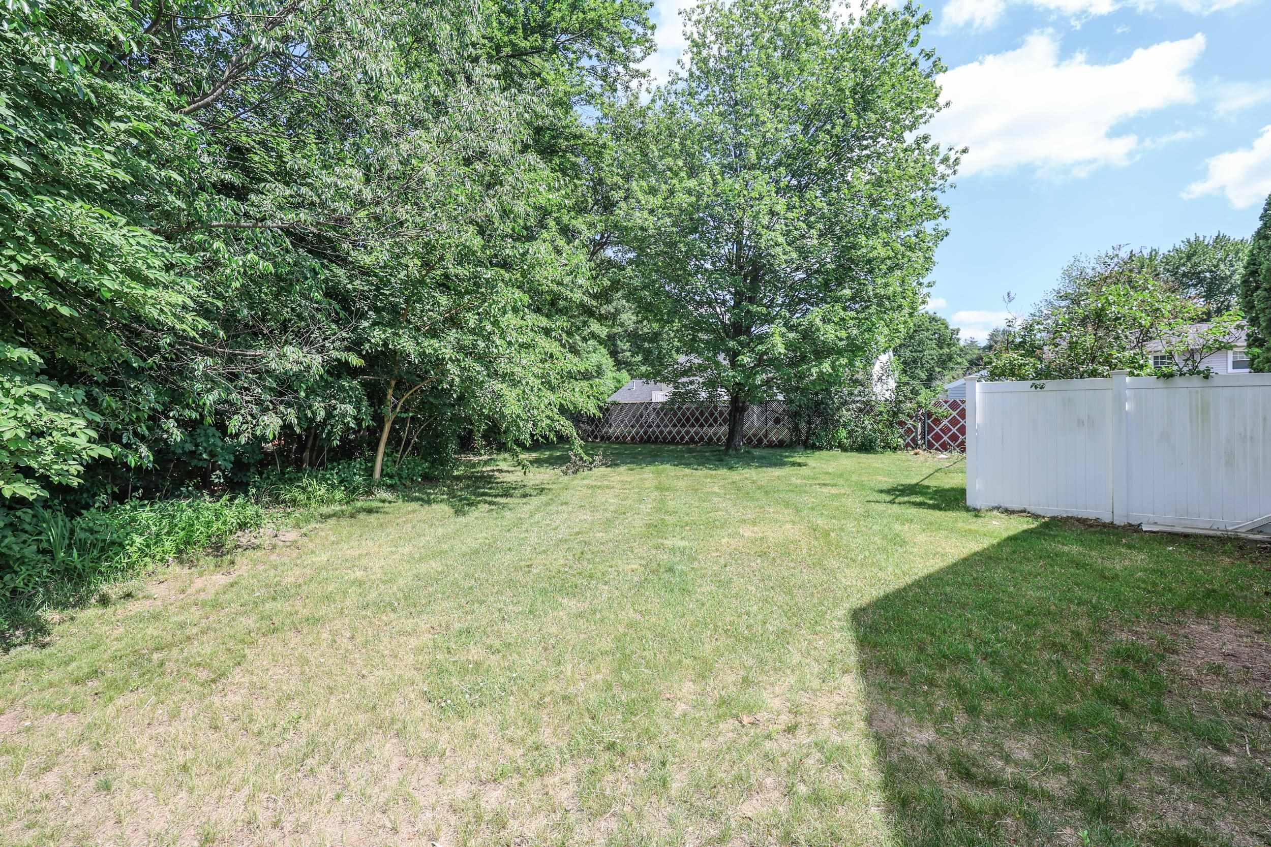 68 Robinson Road Nashua, NH 03060 - Photo 42 of 54
