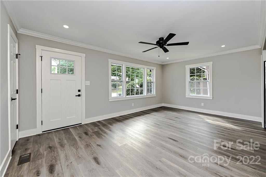3947 Tillman Road Charlotte, NC 28208 - Photo 11 of 24 Gallery Image 11