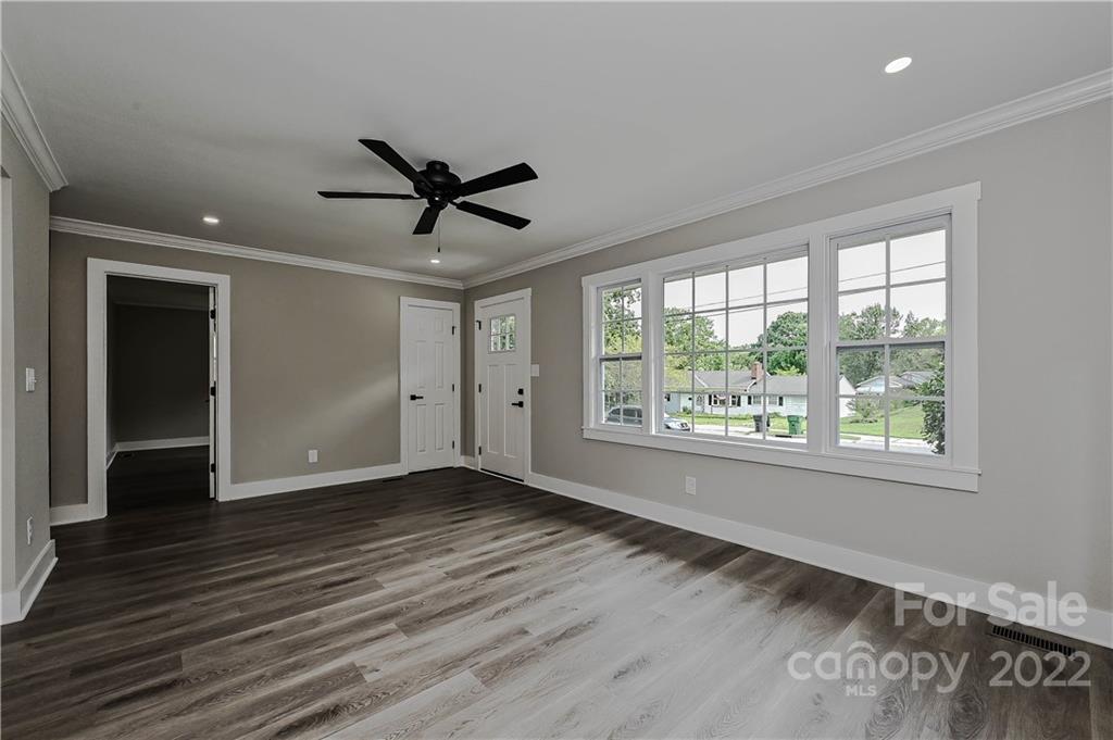 3947 Tillman Road Charlotte, NC 28208 - Photo 12 of 24 Gallery Image 12