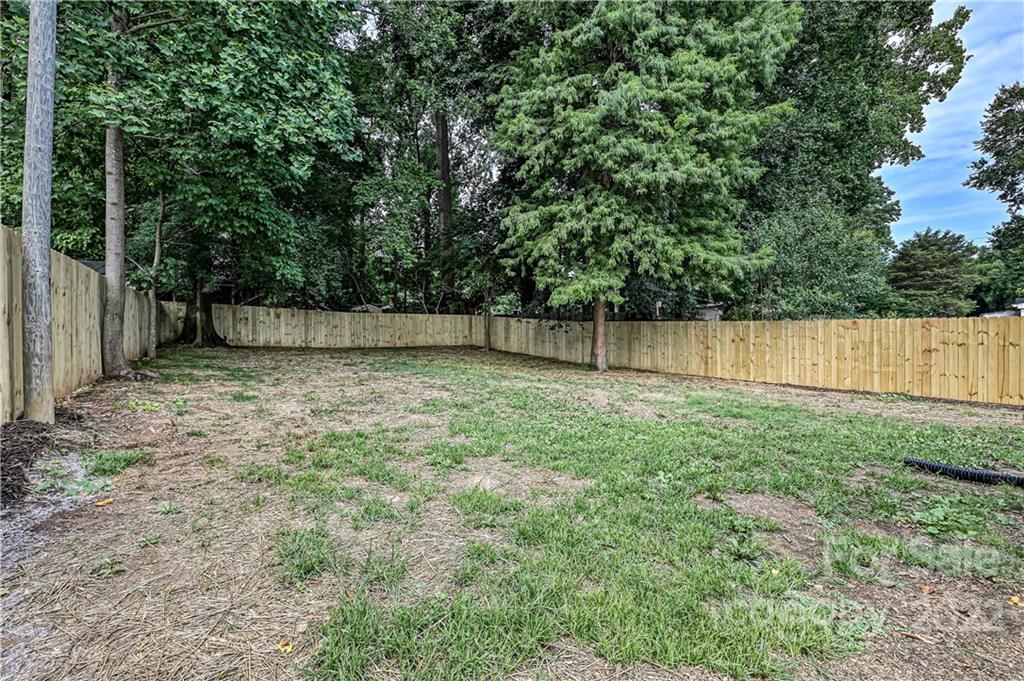 3947 Tillman Road Charlotte, NC 28208 - Photo 20 of 24 Gallery Image 20