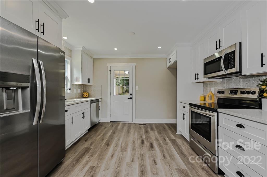 3947 Tillman Road Charlotte, NC 28208 - Photo 2 of 24 Gallery Image 2