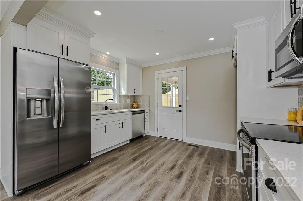 3947 Tillman Road Charlotte, NC 28208 - Photo 4 of 24 Gallery Image 4