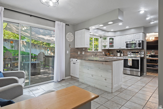 3310 Creek Road Salt Lake City, UT 84121 - Photo 18 of 49 Kitchen