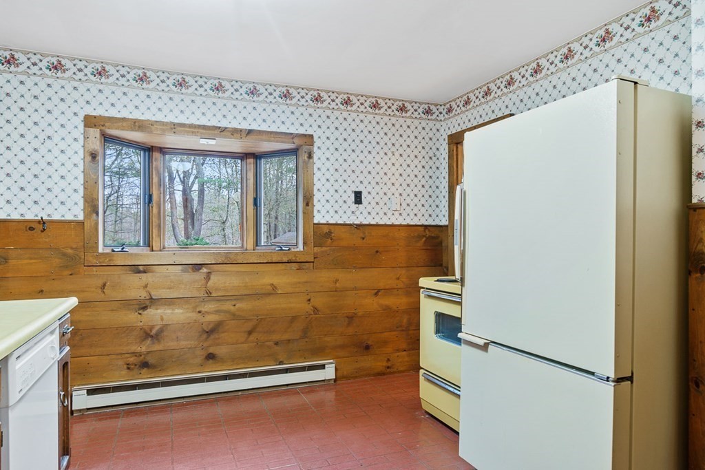 59 Old Common Road Lancaster, MA 01523 - Photo 12 of 37