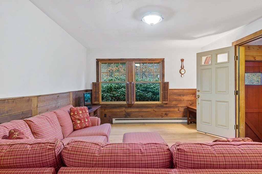 59 Old Common Road Lancaster, MA 01523 - Photo 5 of 37