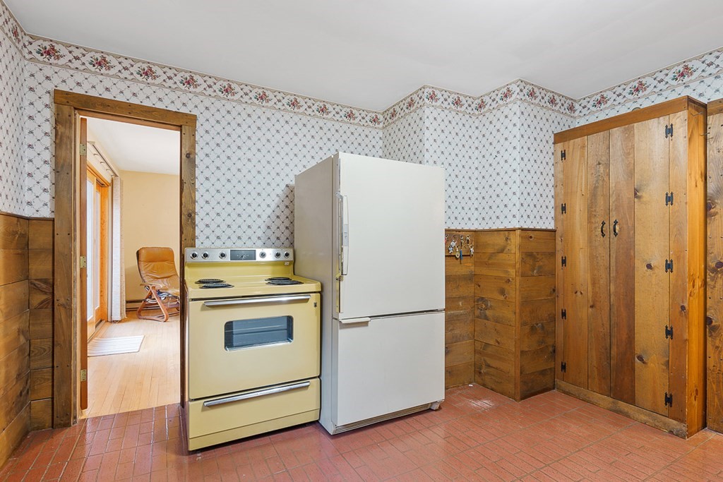 59 Old Common Road Lancaster, MA 01523 - Photo 9 of 37