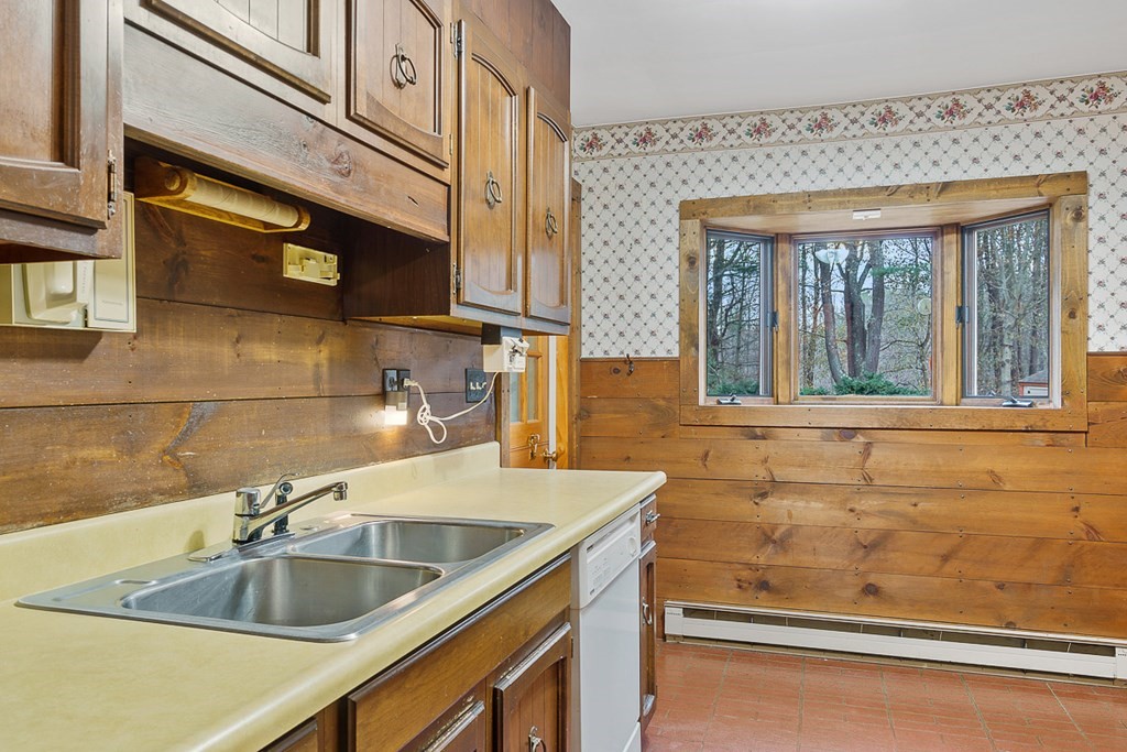 59 Old Common Road Lancaster, MA 01523 - Photo 10 of 37
