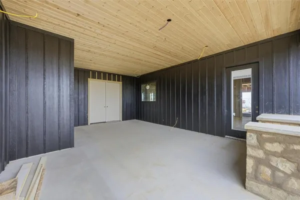 a black and white photo of a floor