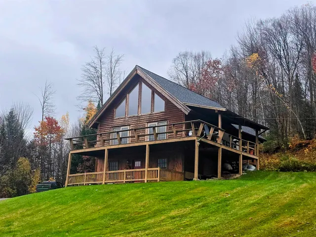 $390,000 | 1727 Highway 14, Irasburg, VT 05845