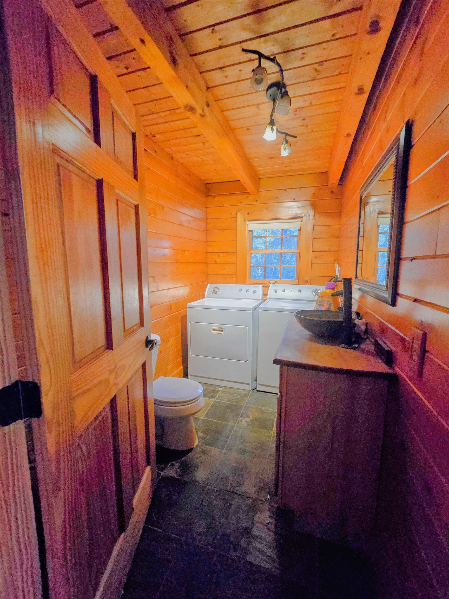 1727 Highway 14 Irasburg, VT 05845 - Photo 15 of 26