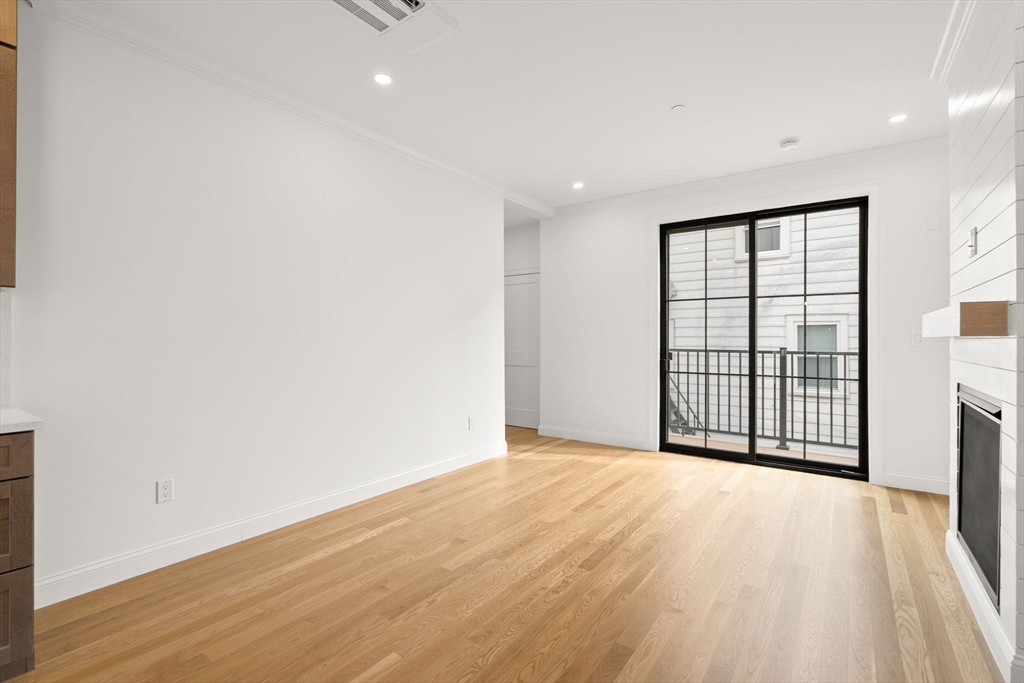 27 Shepard Street, Unit 4 Boston, MA 02135 - Photo 7 of 40