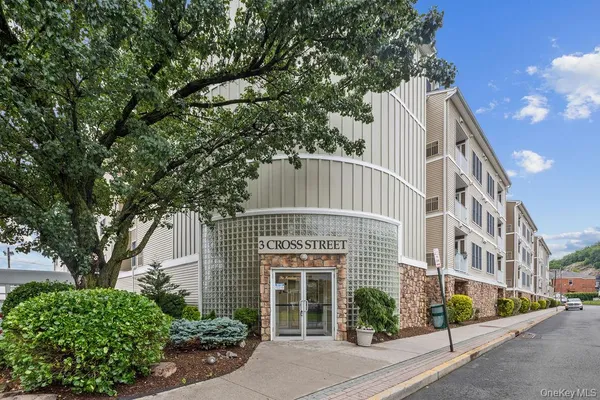 $390,000 | 3 Cross Street, Unit 310, Suffern, NY 10901