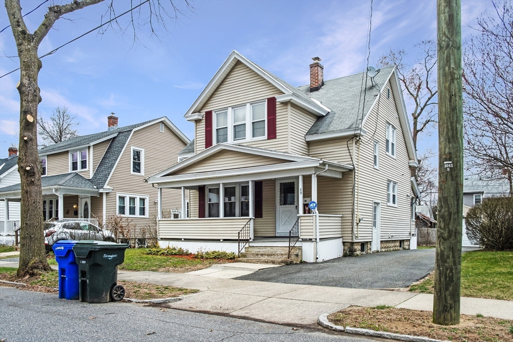 39 Meredith Street Springfield, MA 01108 - Photo 32 of 36 a front view of a house with street