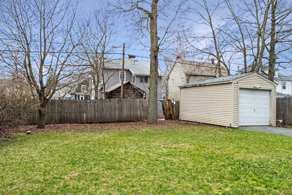 39 Meredith Street Springfield, MA 01108 - Photo 35 of 36 a view of a backyard of the house