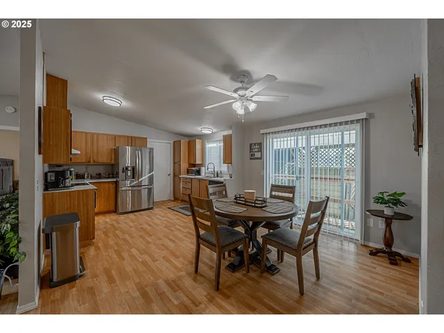 $399,000 | 150 North 11th Street, Lakeside, OR 97449