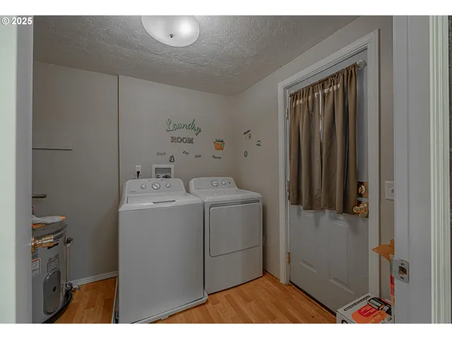 $399,000 | 150 North 11th Street, Lakeside, OR 97449