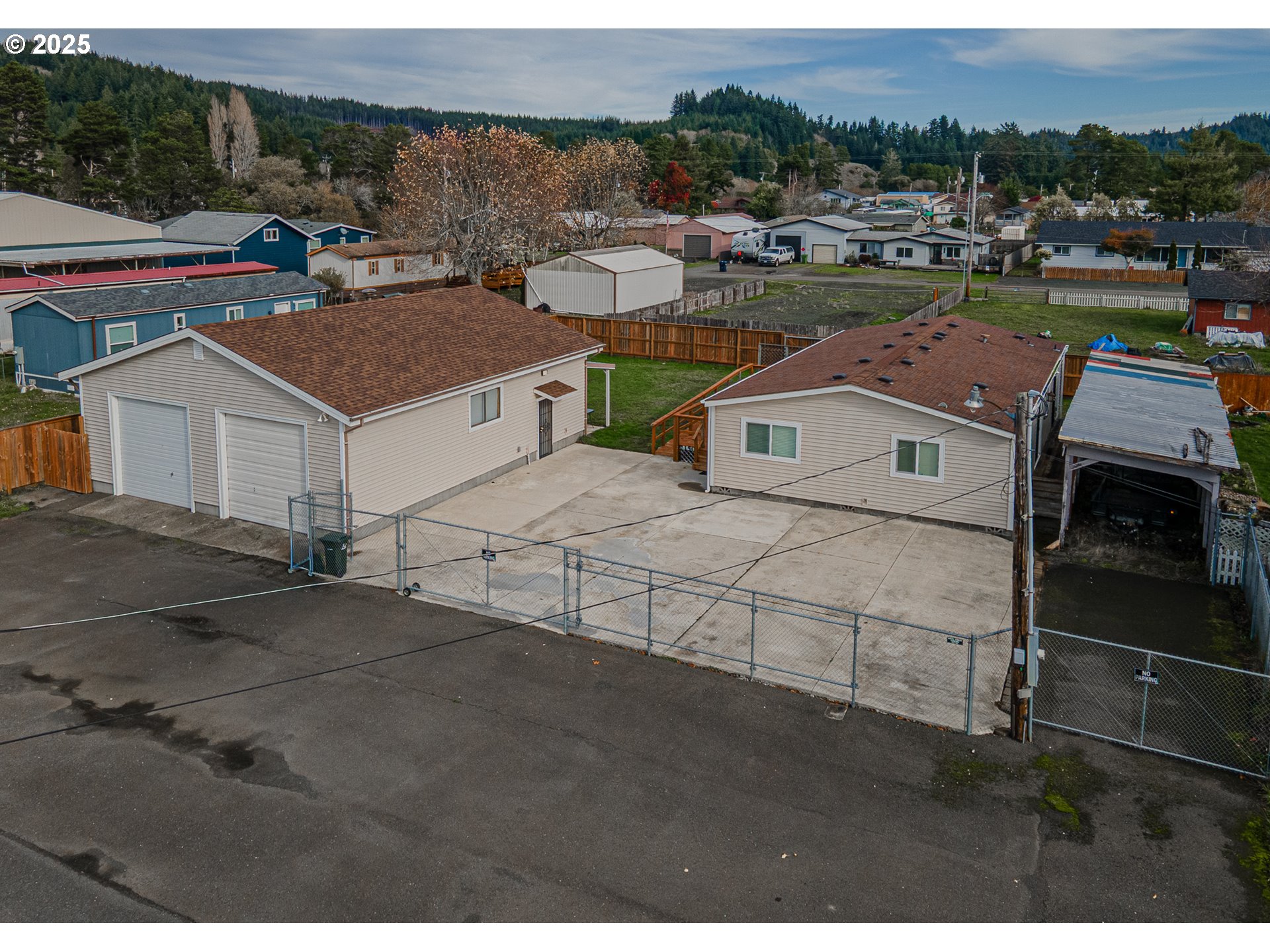 150 North 11th Street Lakeside, OR 97449 - Photo 36 of 37 a view of a city