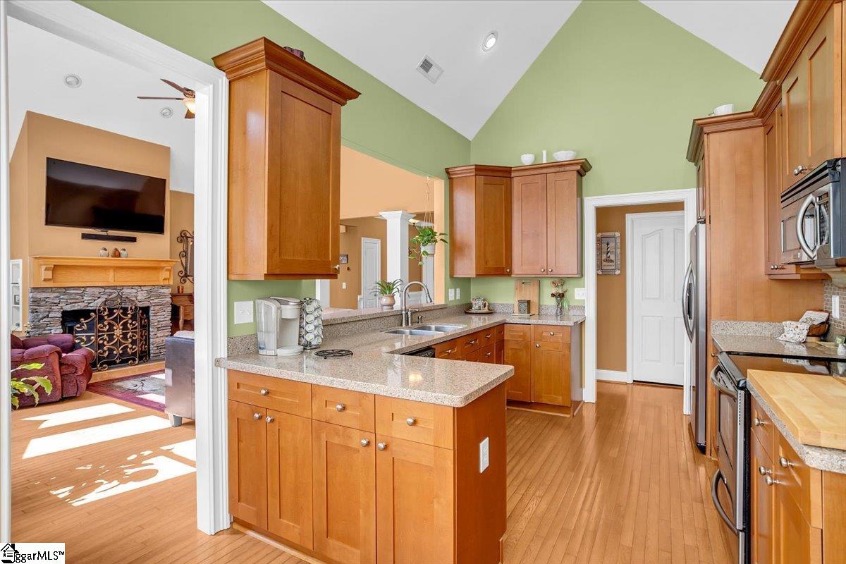 2493 Poole Road Greer, SC 29651 - Photo 11 of 36