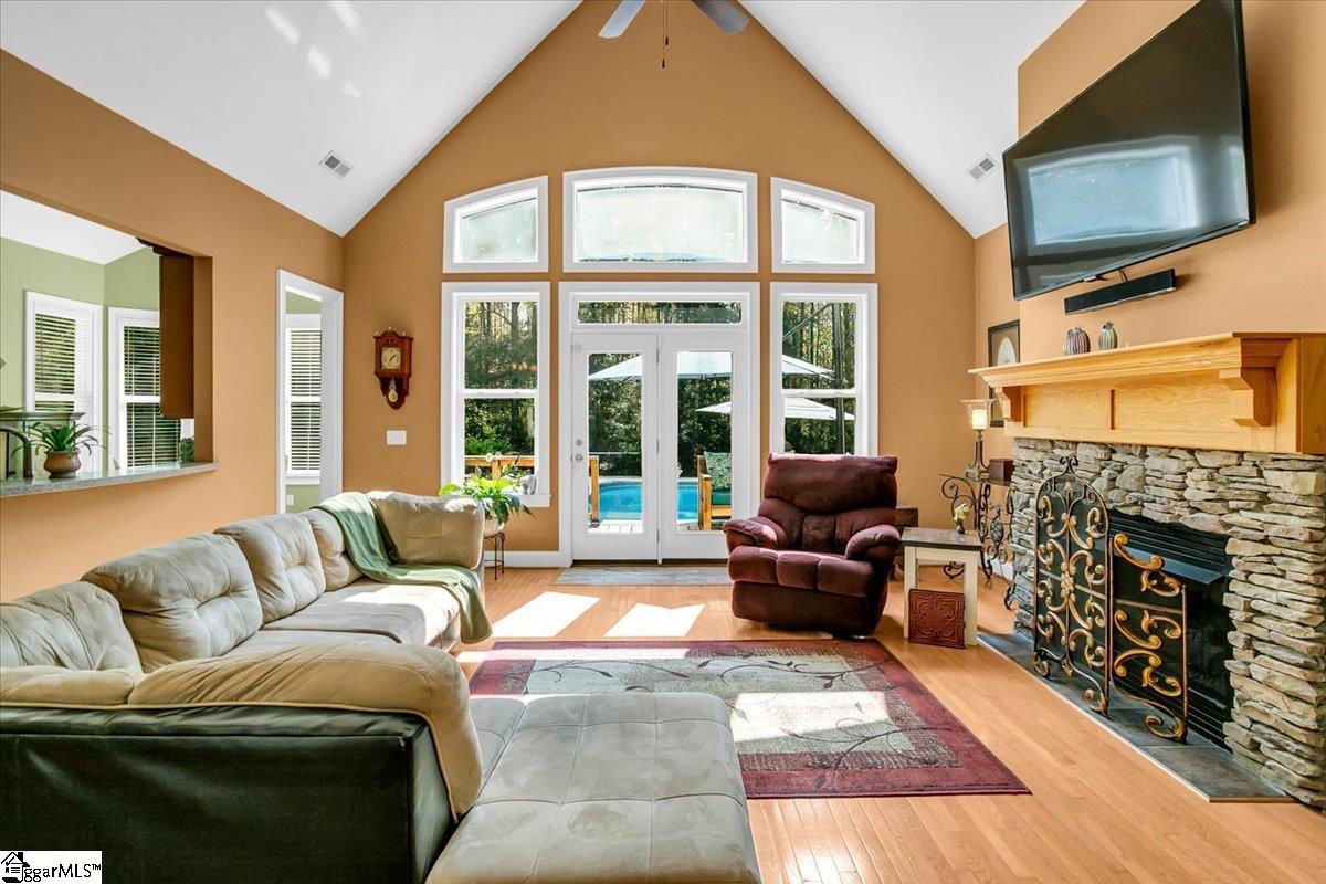 2493 Poole Road Greer, SC 29651 - Photo 8 of 36