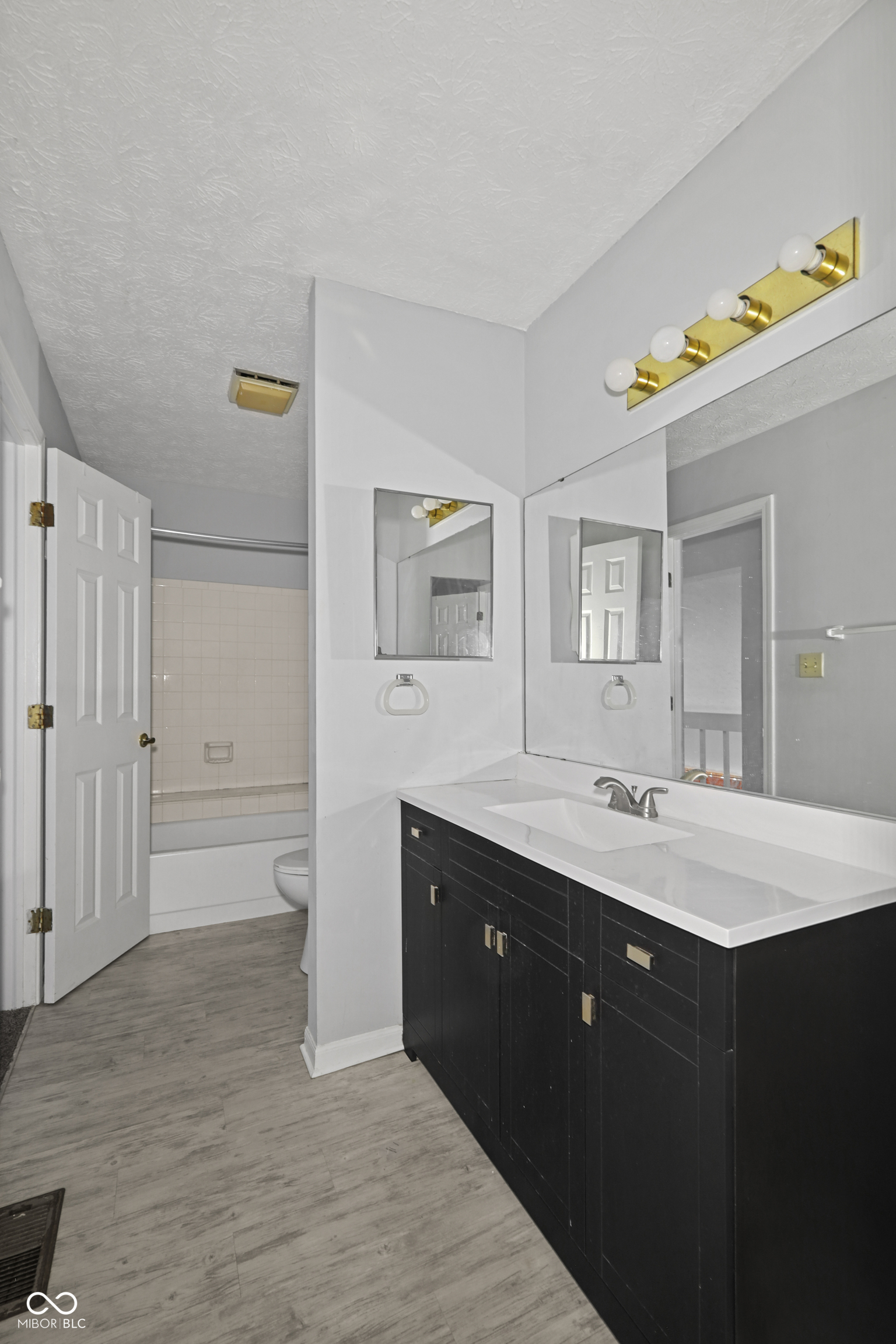 2524 Chaseway Court Indianapolis, IN 46268 - Photo 20 of 25