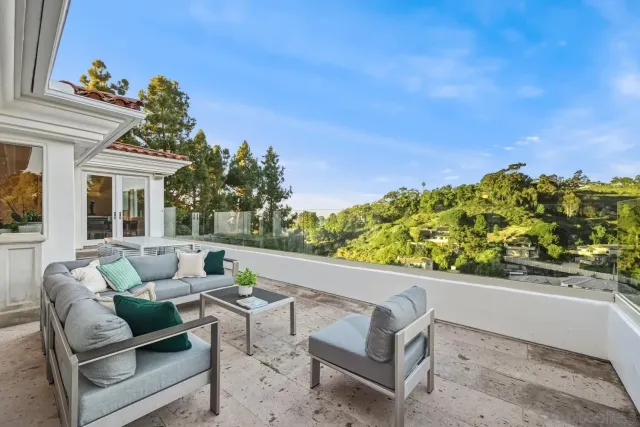 $5,295,000 | 6617 Muirlands Drive, La Jolla, CA 92037