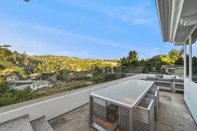 $5,295,000 | 6617 Muirlands Drive, La Jolla, CA 92037