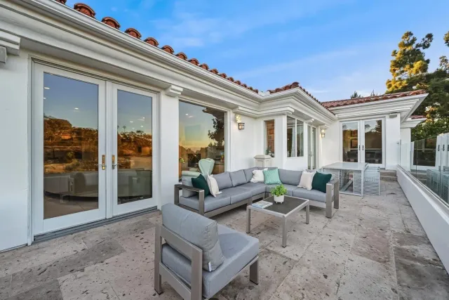 $5,295,000 | 6617 Muirlands Drive, La Jolla, CA 92037