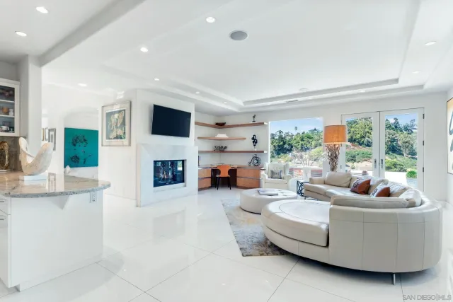 $5,295,000 | 6617 Muirlands Drive, La Jolla, CA 92037