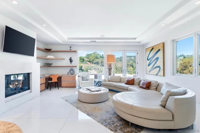 $5,295,000 | 6617 Muirlands Drive, La Jolla, CA 92037