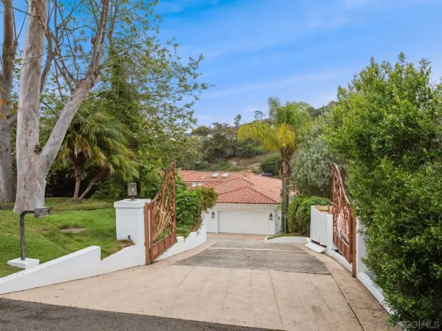 $5,295,000 | 6617 Muirlands Drive, La Jolla, CA 92037
