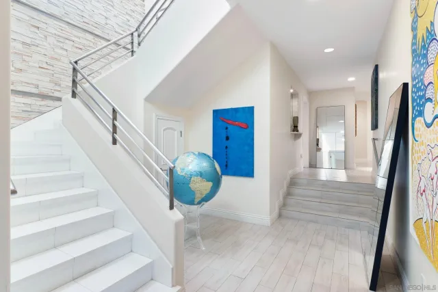 $5,295,000 | 6617 Muirlands Drive, La Jolla, CA 92037