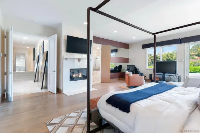 $5,295,000 | 6617 Muirlands Drive, La Jolla, CA 92037